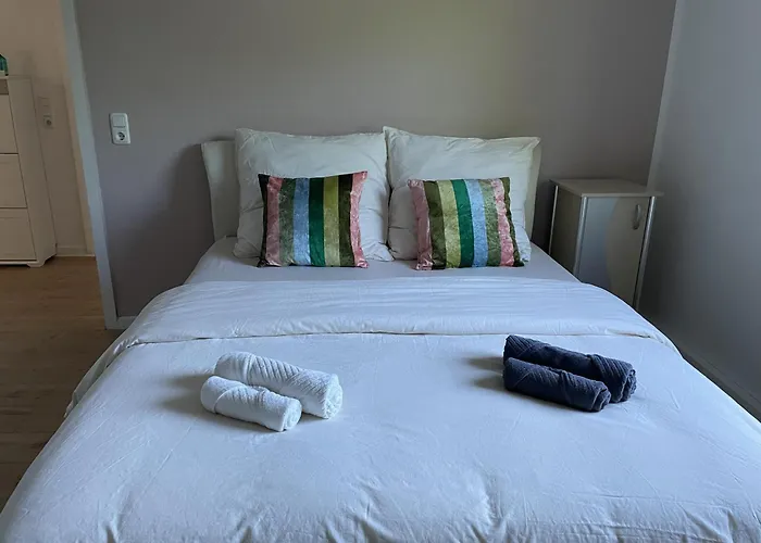 Spotless Family Retreat, Fully Equipped & * Brühl