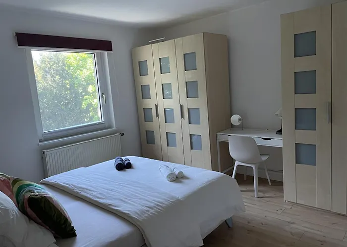 Spotless Family Retreat, Fully Equipped & Brühl