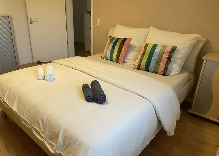 Spotless Family Retreat, Fully Equipped & Apartamento Brühl